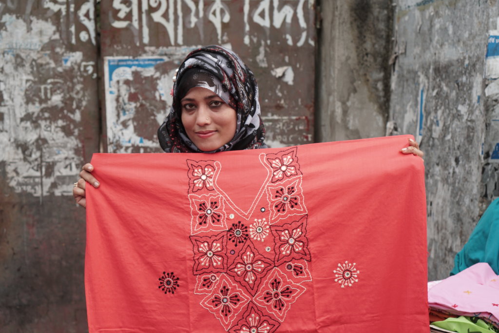 Offer 75'000 women in Bangladesh a perspective