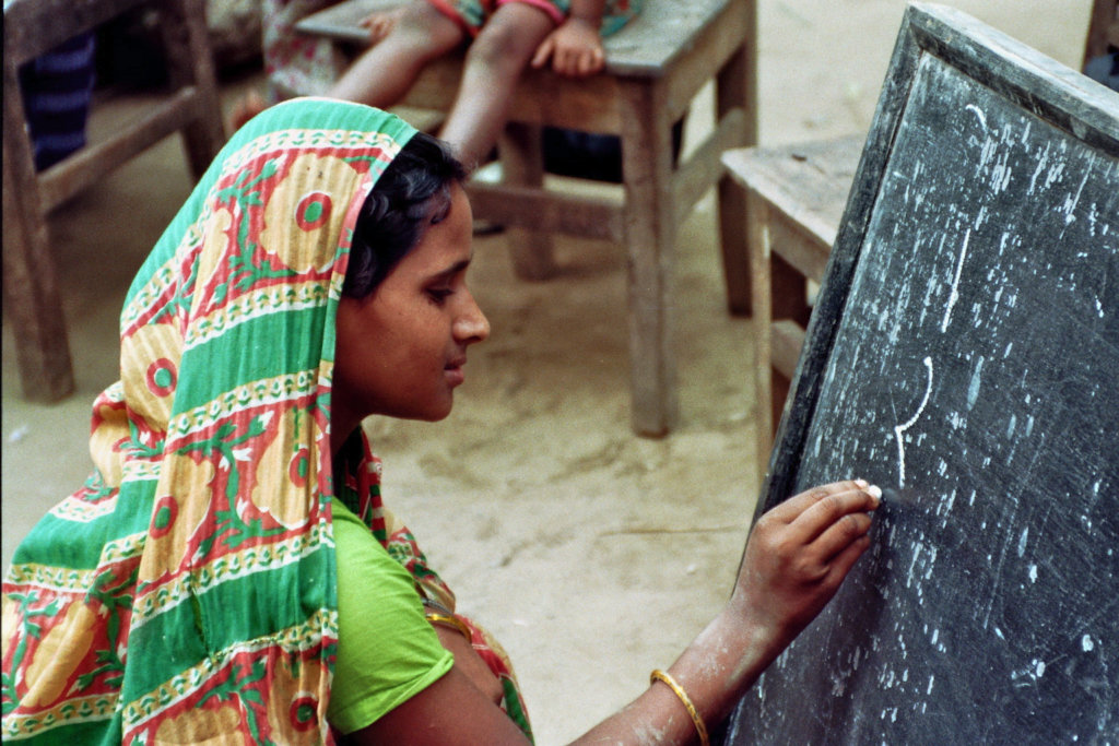 Offer 75'000 women in Bangladesh a perspective