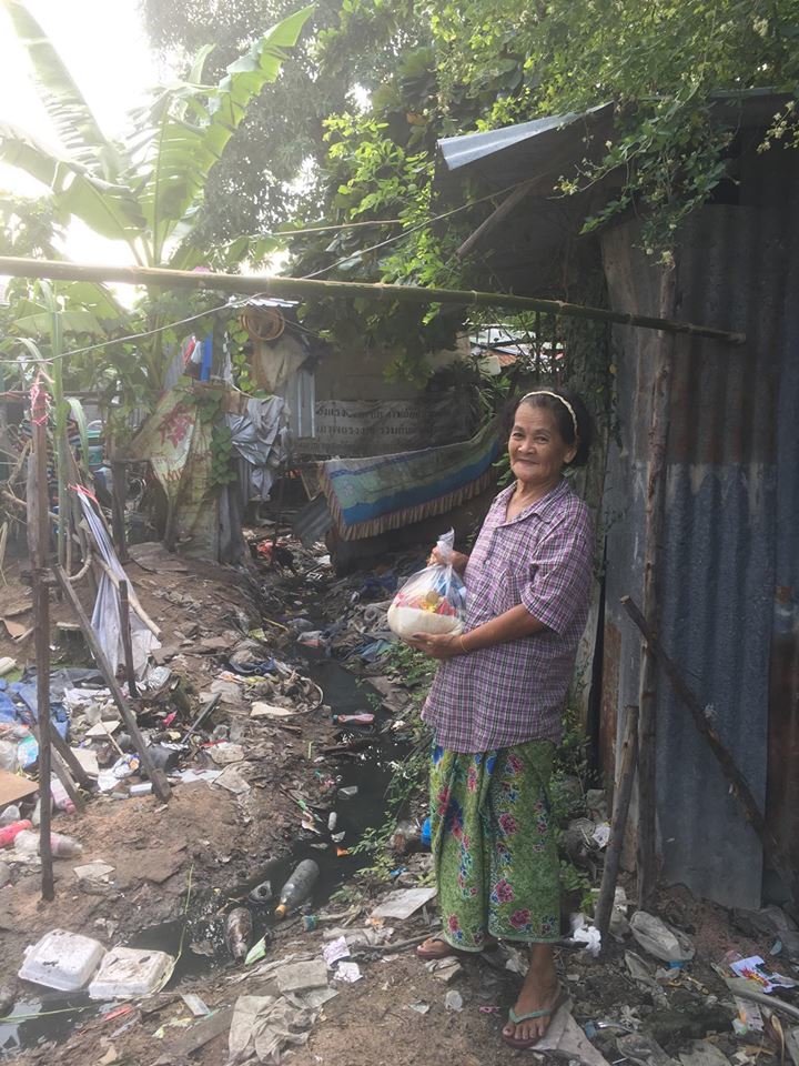 Feed 1275 slum dwellers for a year in Thailand
