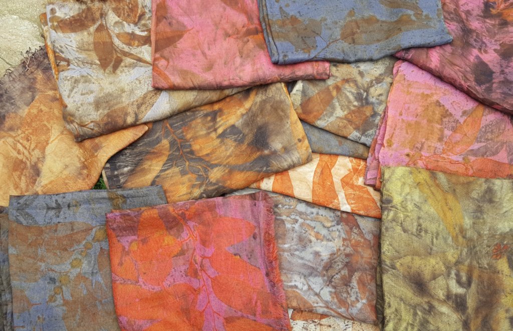 Dyed textiles