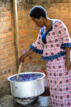 Making a dyebath for fabric