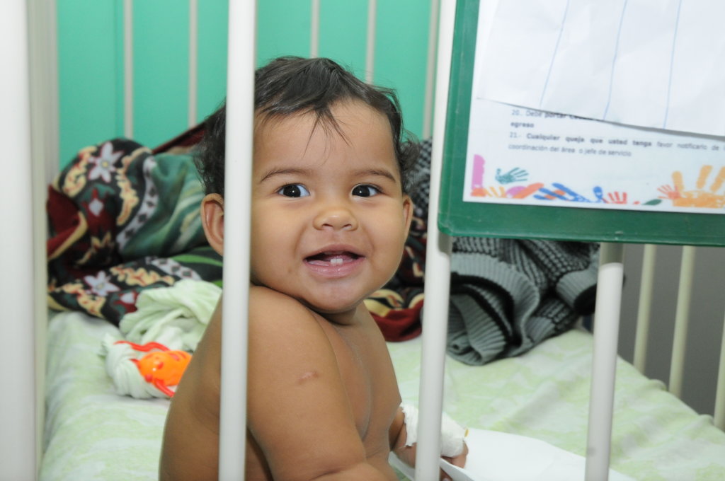 Help feeding a Venezuelan Child