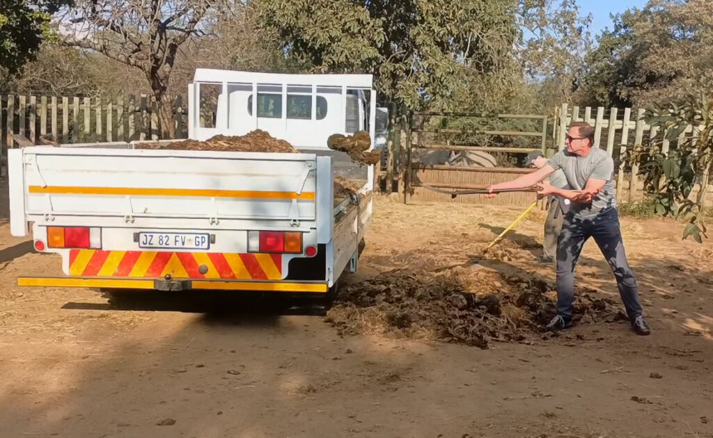 Loading up the dung to repurpose