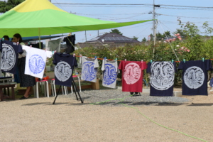 drying T-shirts