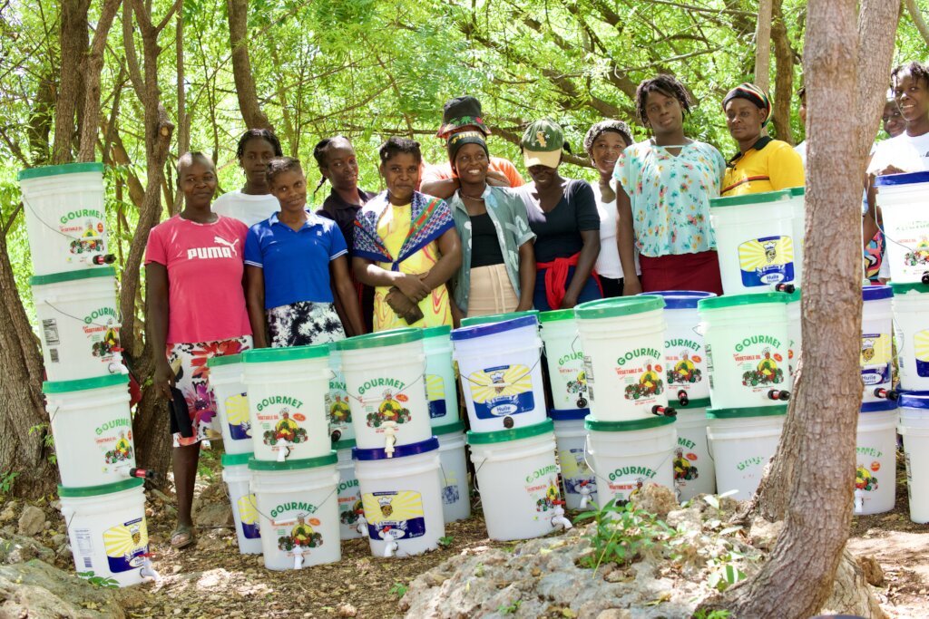 Participants at a water filter distribution day.