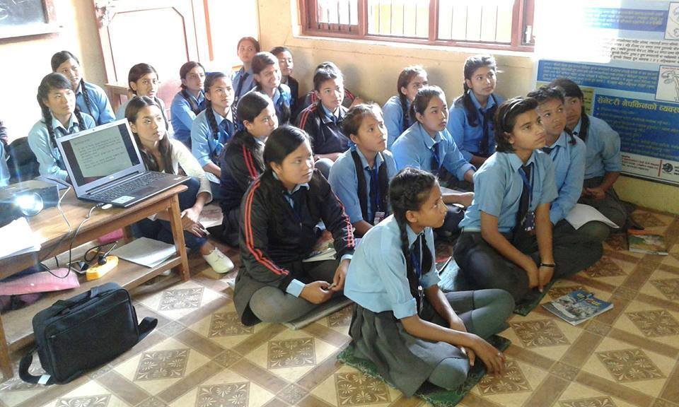 Help Girls Live Healthy with Effective Pad Usage
