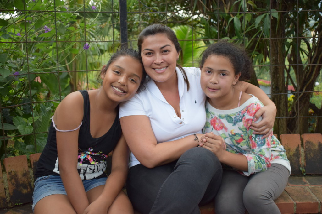 Help costarrican youth to build a brighter future!