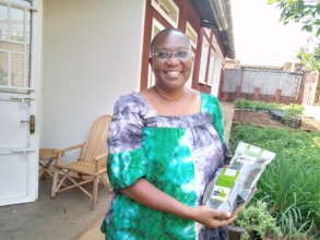Innovator with her hibiscus seeds of gold