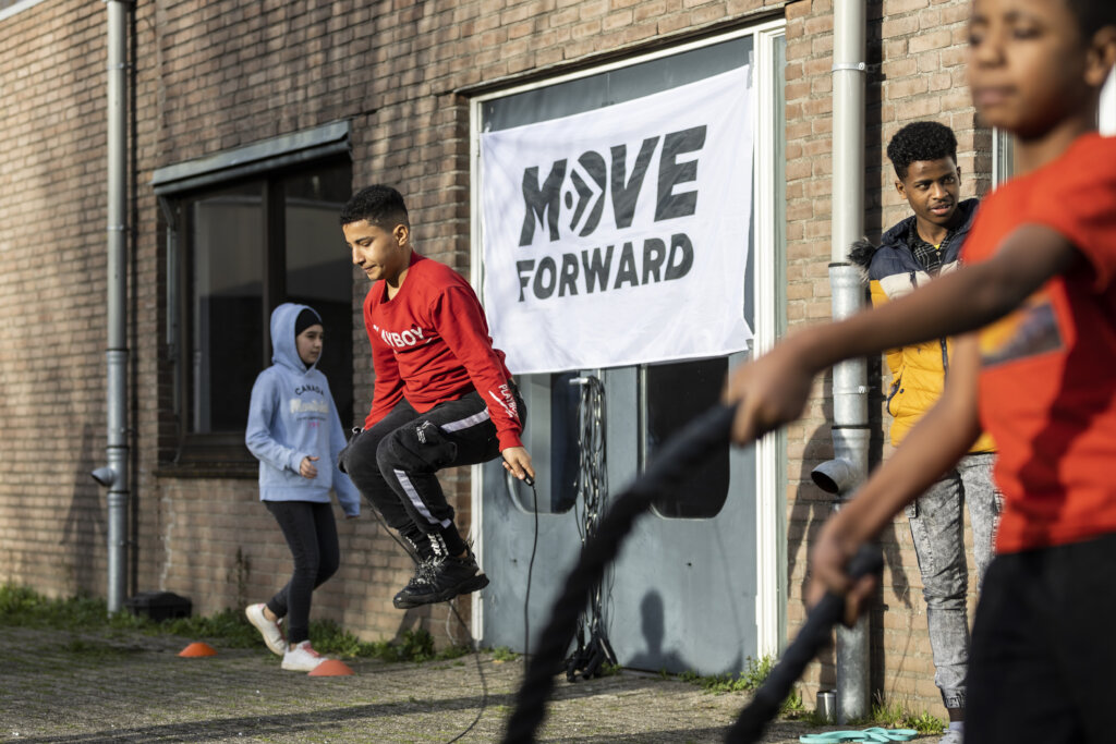 Workshop Tour for children in Dutch refugee camps