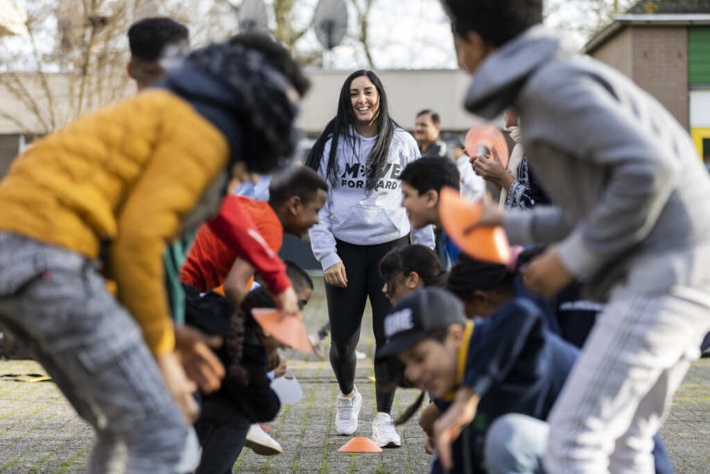 Workshop Tour for children in Dutch refugee camps