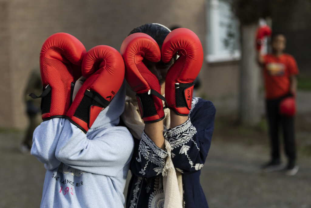 Workshop Tour for children in Dutch refugee camps