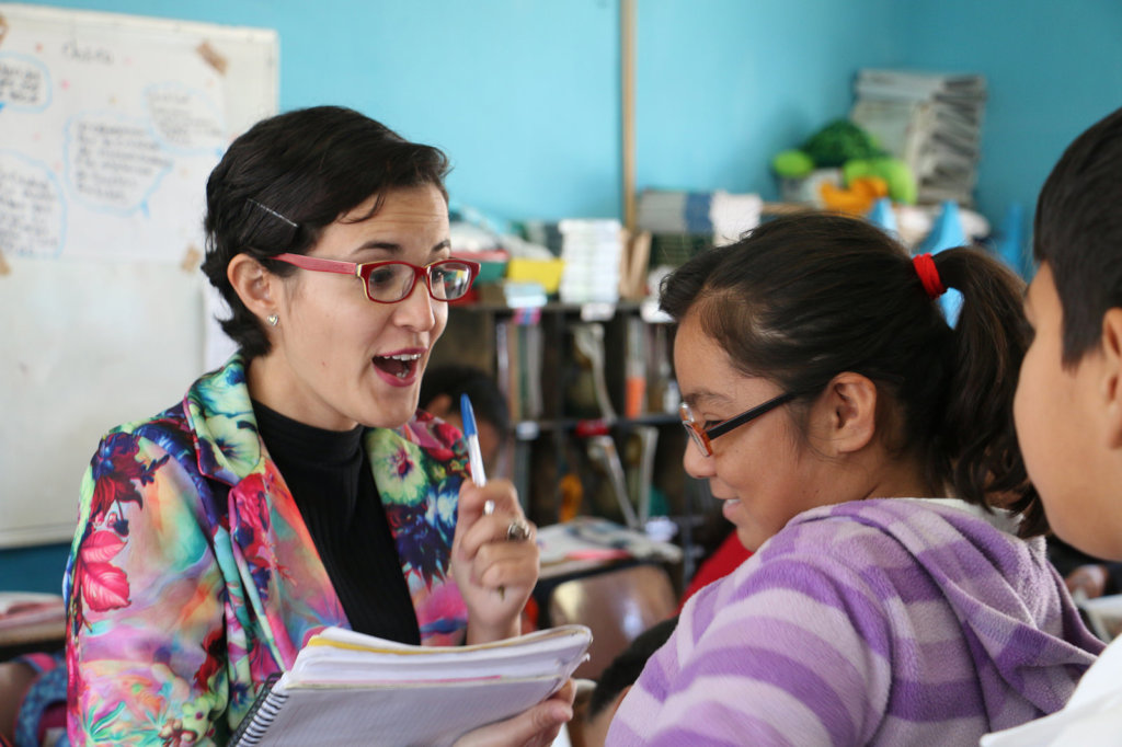 No walls 4 education! 3500 PC for Mexican students