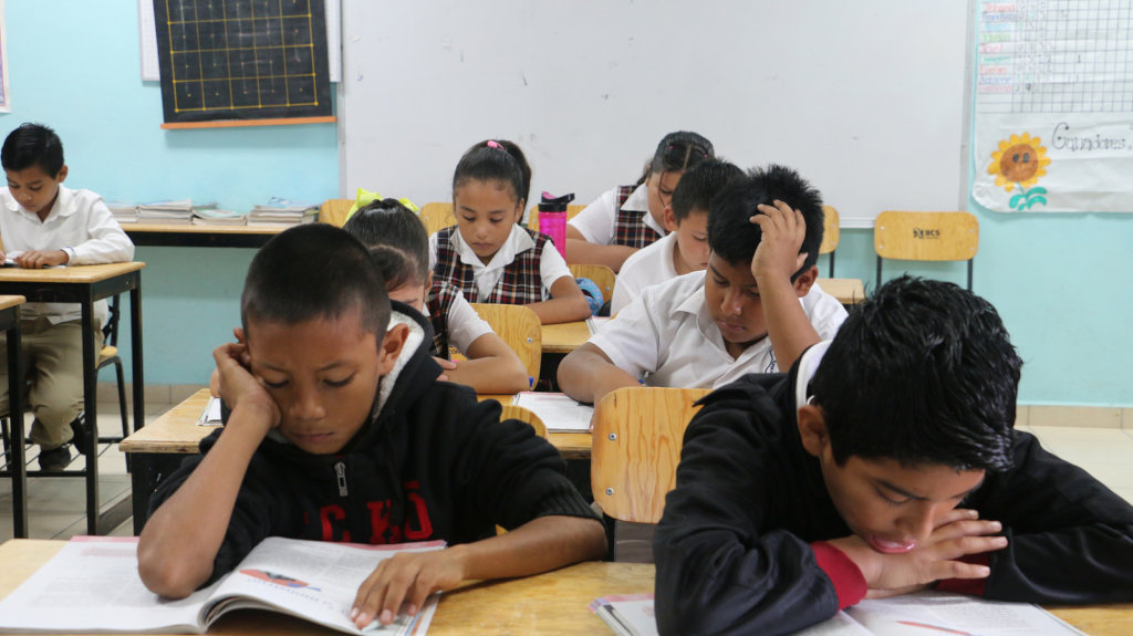 No walls 4 education! 3500 PC for Mexican students