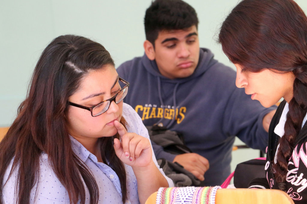 No walls 4 education! 3500 PC for Mexican students