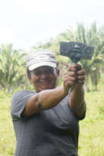 Agnis Ujan with motion-sensitive sound device