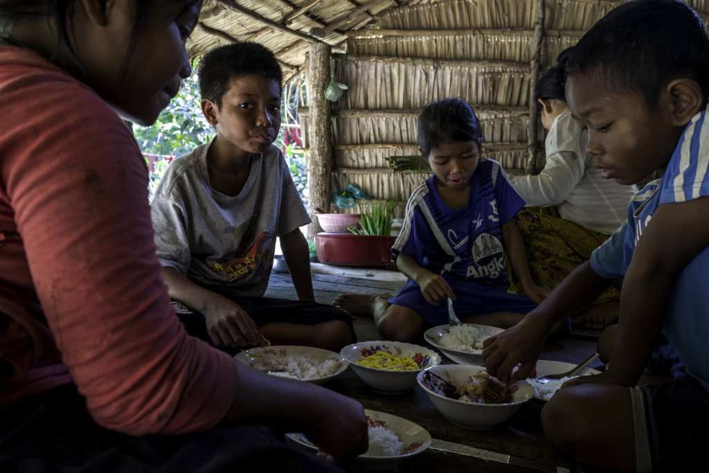 Enable 60 Cambodian children to go to school