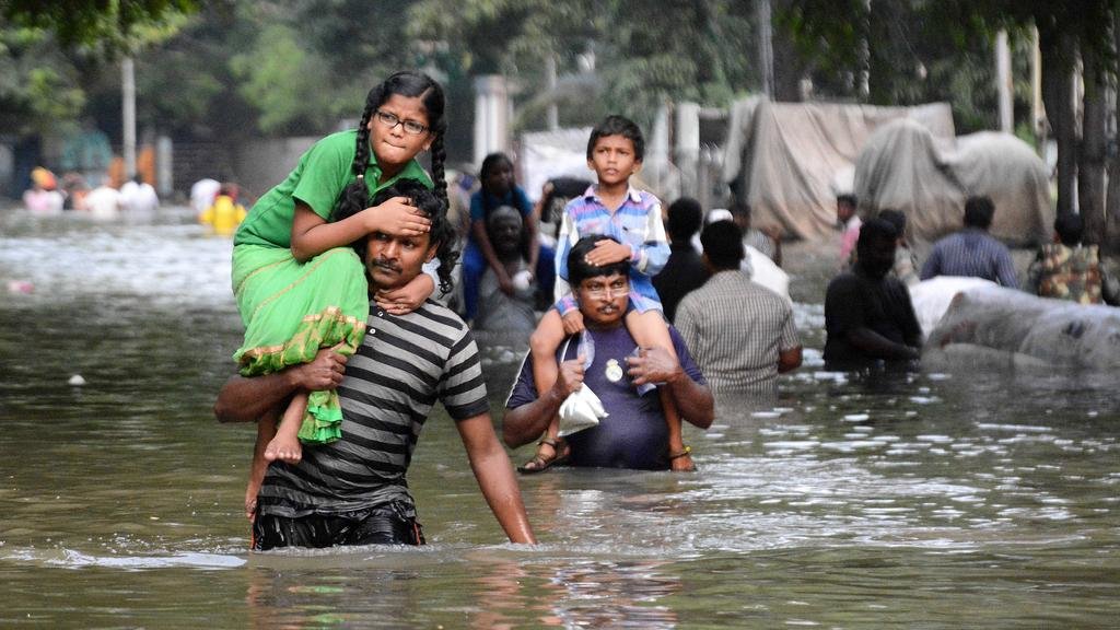 Kerala Floods Relief Fund for 500 Poor Families