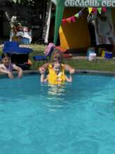 Learning to swim, learning to trust