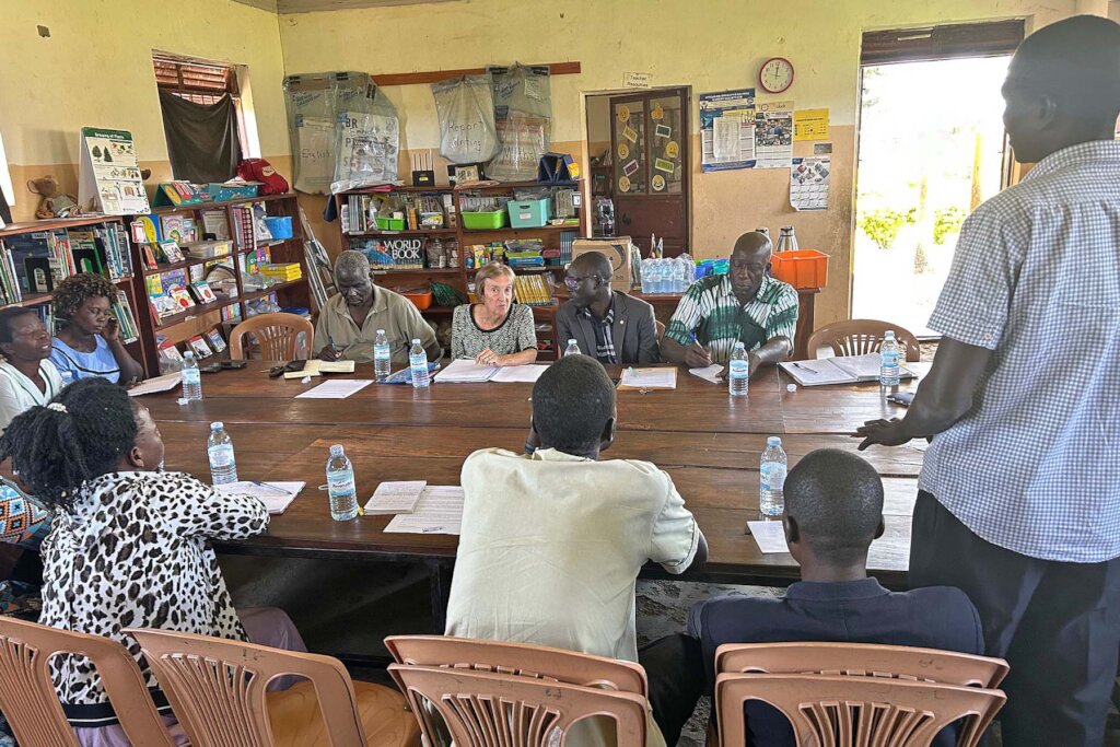 OU Aug. meeting with PTA & school board in library