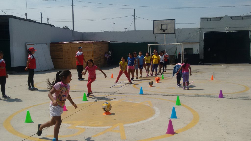 Empower girls from violent areas of Callao