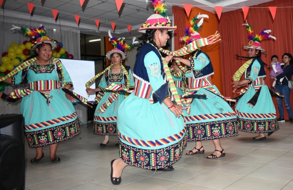 Give the Gift of Education to Bolivian Girls