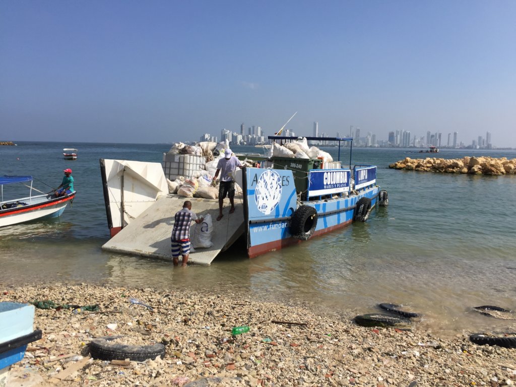 Fundacion Bahia's boat, the ANTARES 71