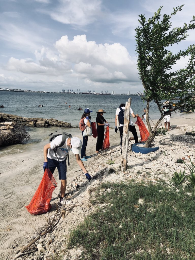 Fight plastic pollution in the bay of Cartagena