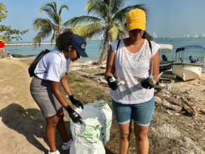 Beach cleanup at Punta Arena