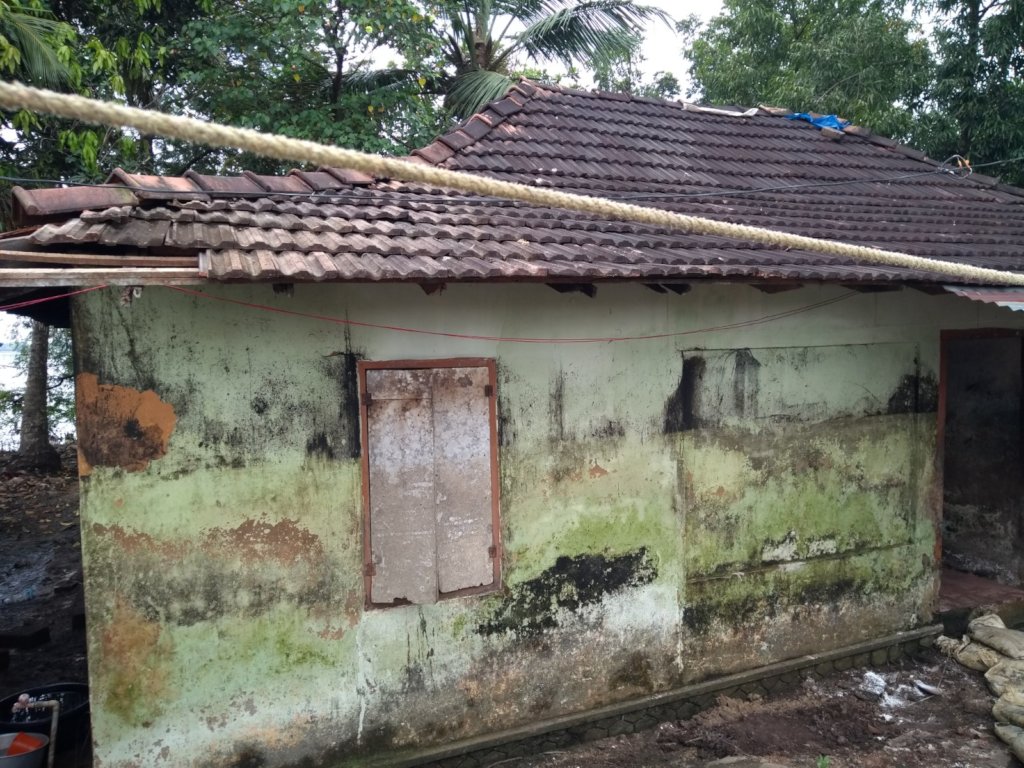 Help 1100 Students affected by Flood in Kerala