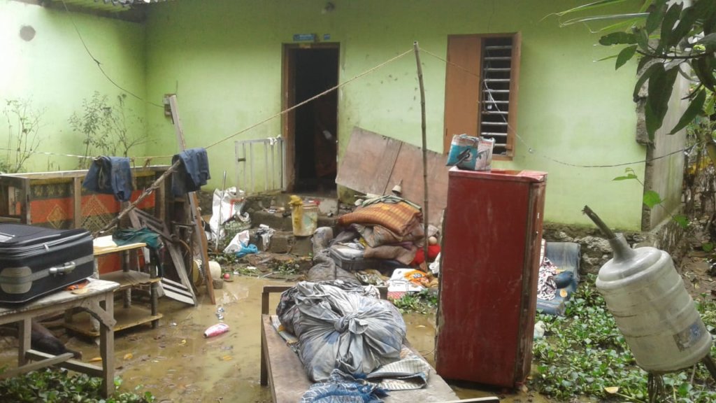 Help 1100 Students affected by Flood in Kerala