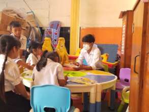 Seyla is study at CBE school with his classmates