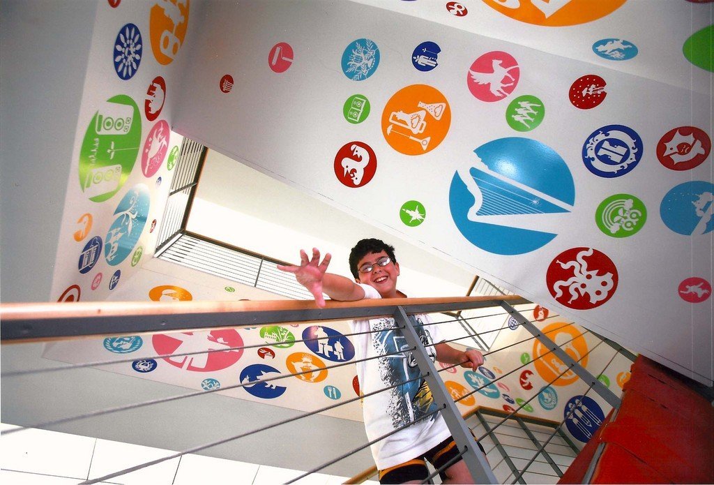 Bring creativity and hope to public hospitals