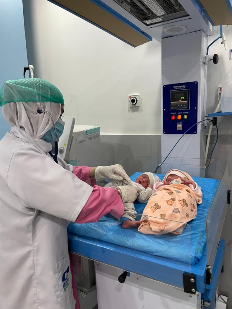 New Born Baby medication & Nursing Care