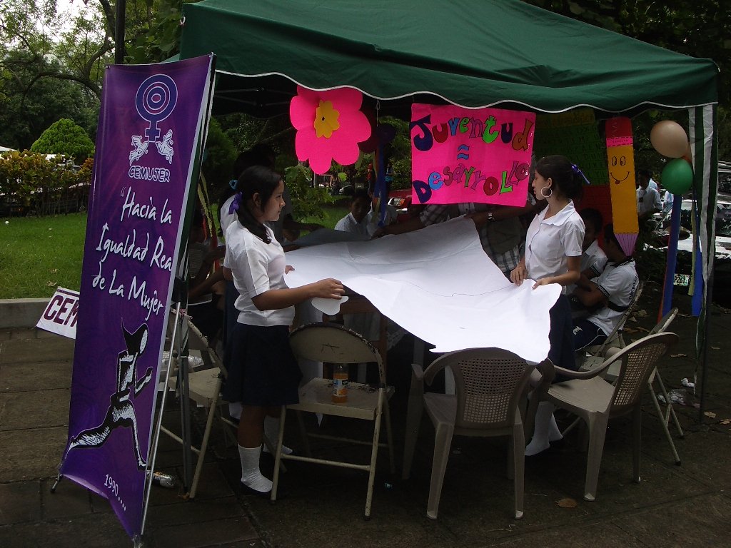 CHANGE THE LIFE OF 300 SALVADORAN SCHOOL GIRLS