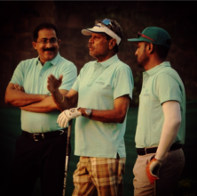 Dr.Satish sharing a lite moment with Mr.Kapil Dev