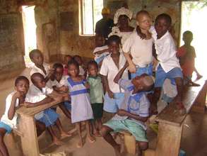 Students, headmistress and CHRIFACAF President