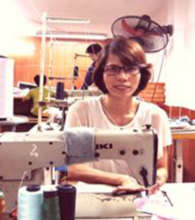 Nguyen Thi Huong, hands do not have fingers but wa