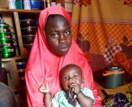 Fatima and her baby visited by HHV
