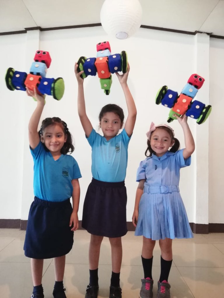 Empower Costa Rican girls in technology & robotics