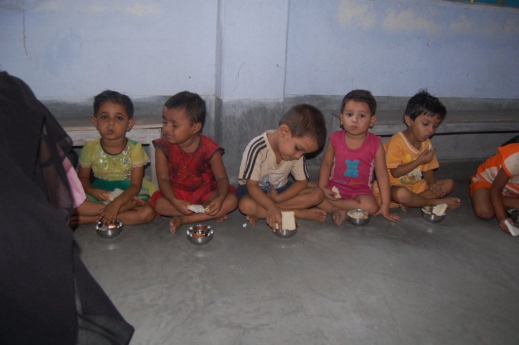 Help to get breakfast for 500 Poor Kids at school