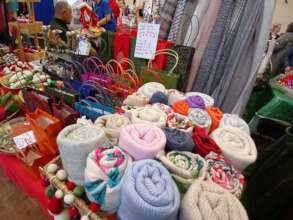 Scarves and other gifts at Christmas events