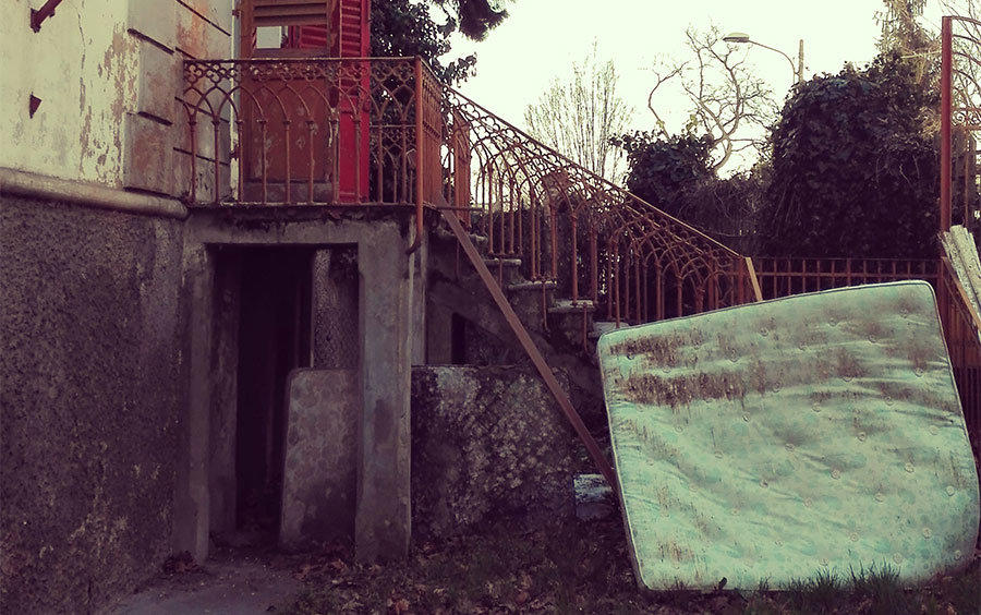 Renovate a training centre in Italy for volunteers