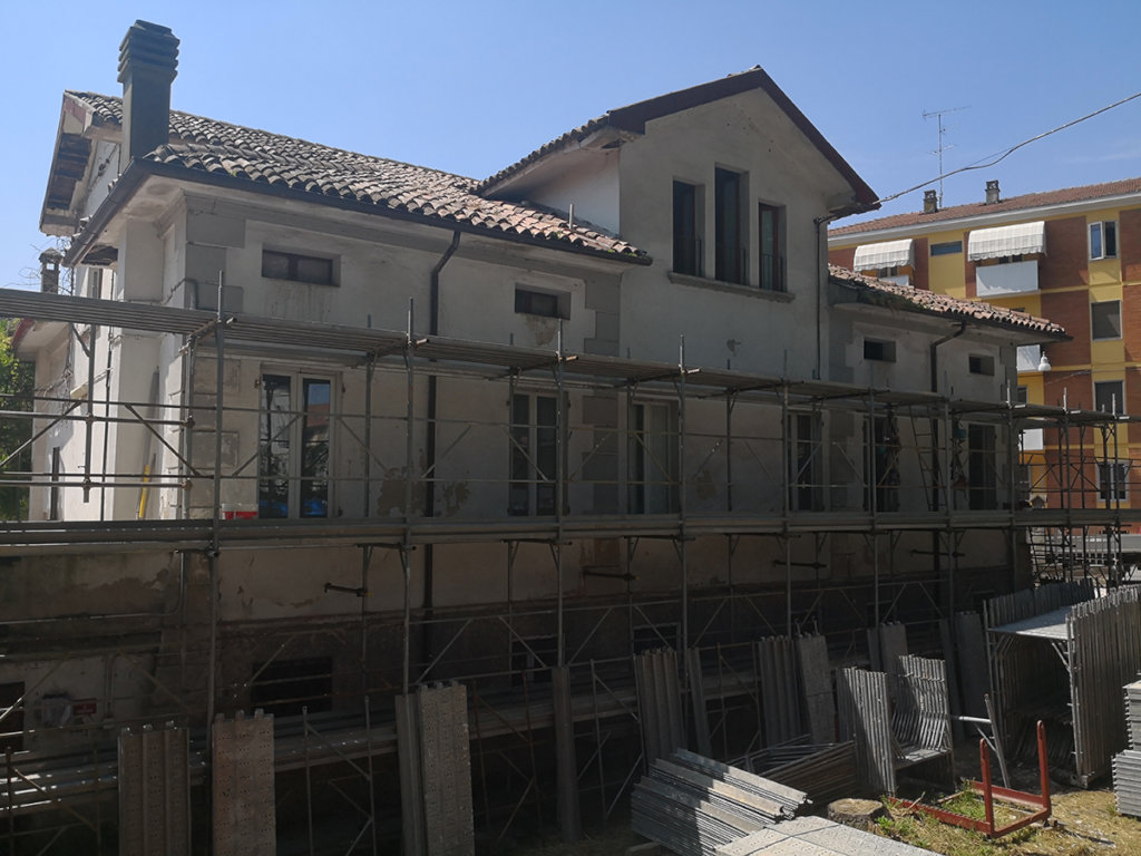 Renovate a training centre in Italy for volunteers