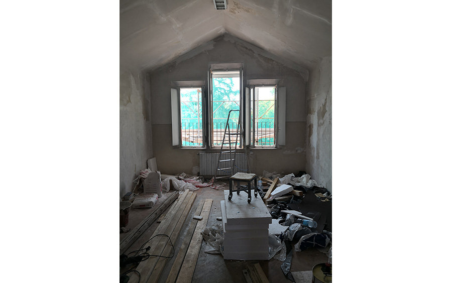 Renovate a training centre in Italy for volunteers