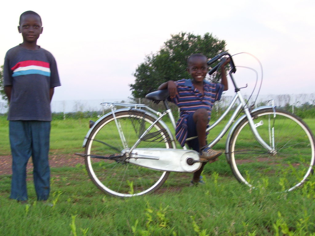 Bicycles, 495 Cocoa Farmers' School Children in Gh