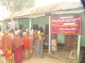 Patients in a Que for Cataract Tests
