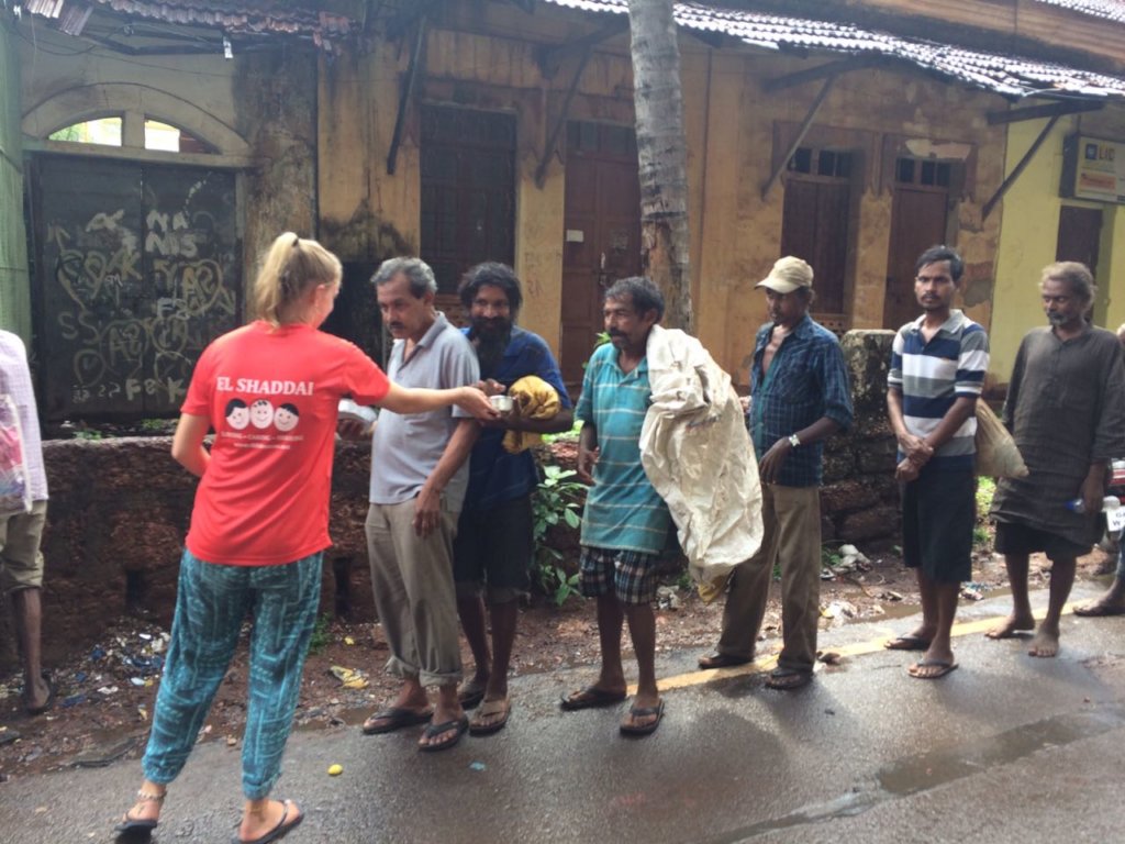 Help India rise against hunger of 1000 people