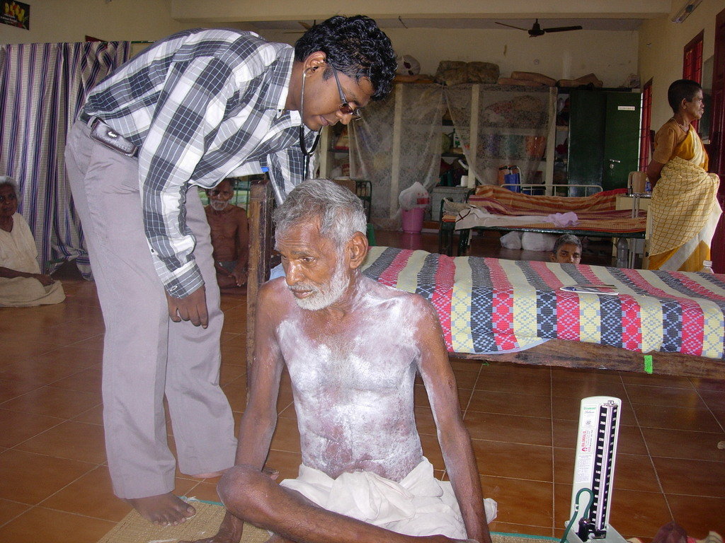 Provide Rescue Vans to 100 DyingDestitute in India