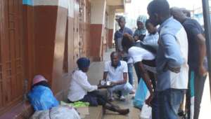 Feeding the mentally ill patients with dignity