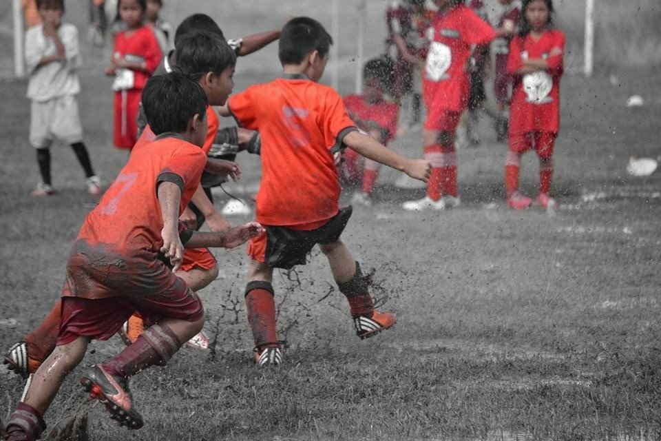 Give slum living kids a future through football